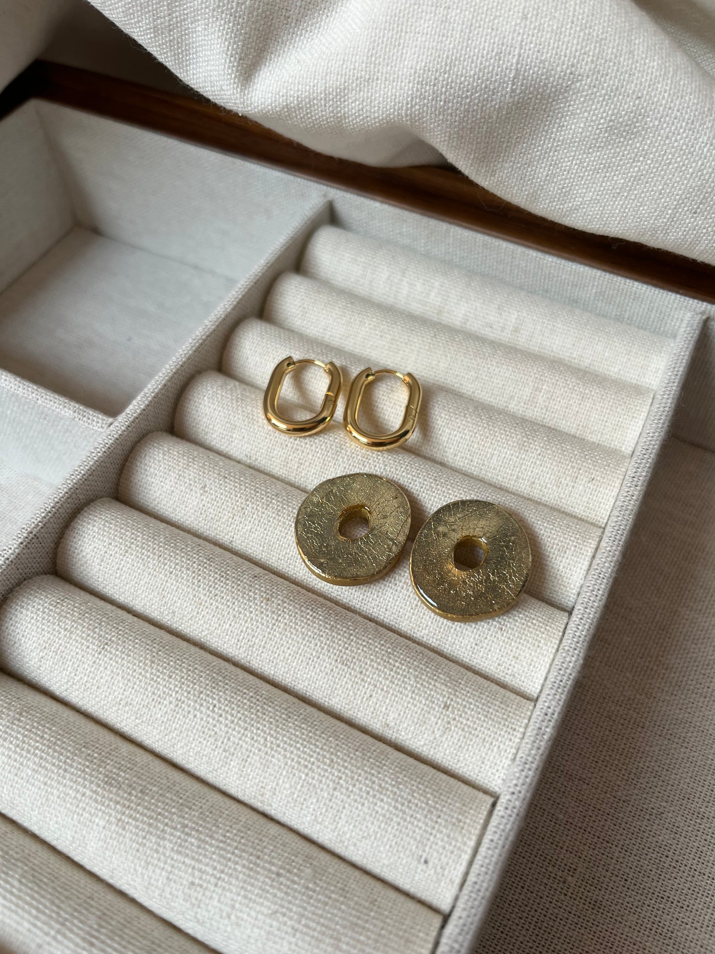 ARGOLLAS ANA + CHARM GOLD