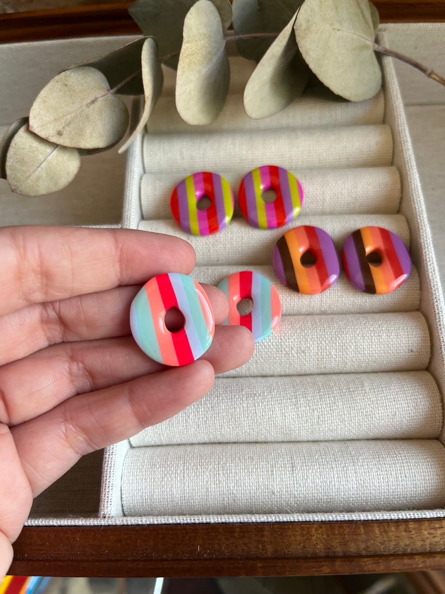 CHARMS ANA RAYAS