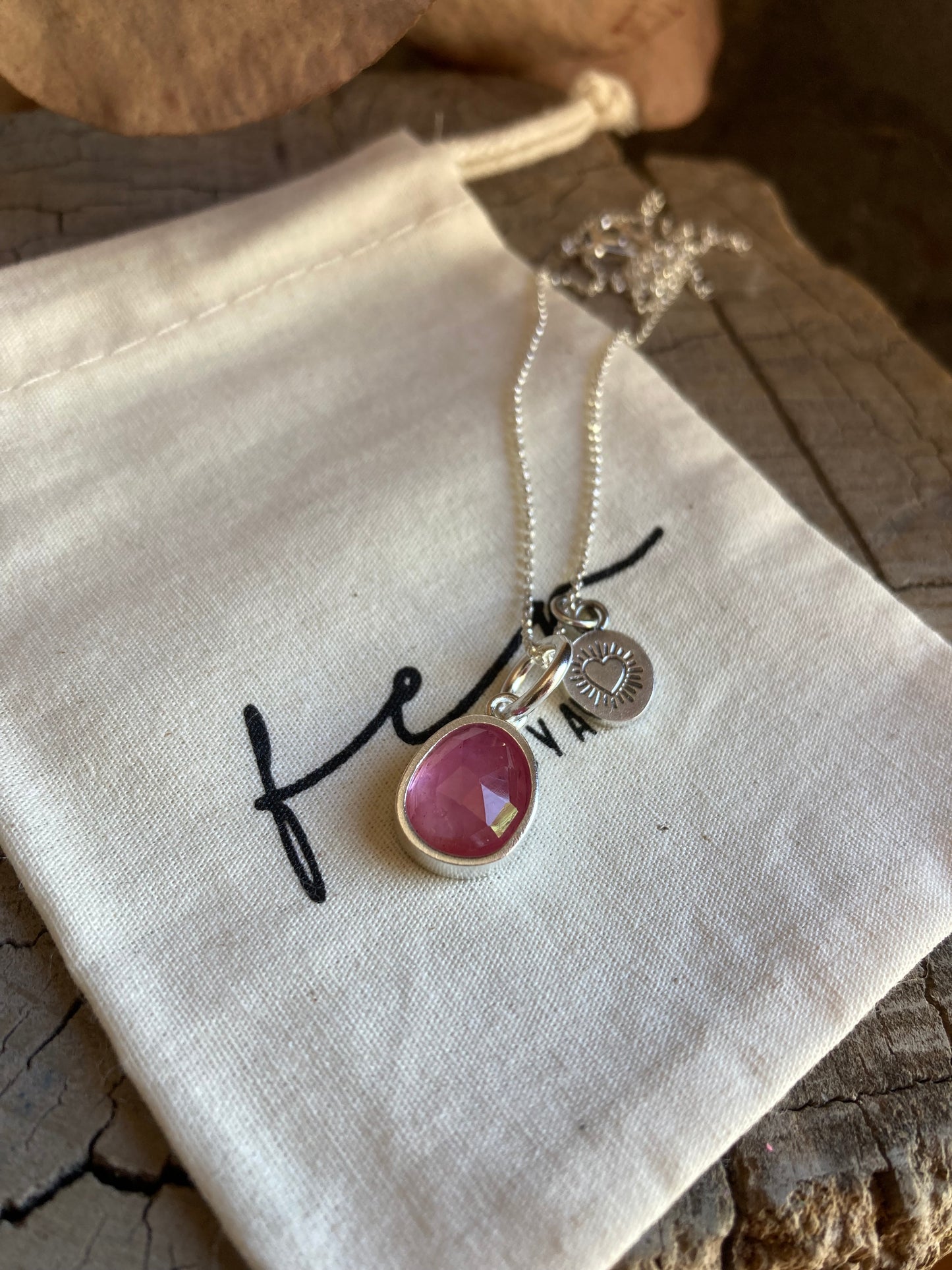 CADENA + RUBÍ TAILANDÉS