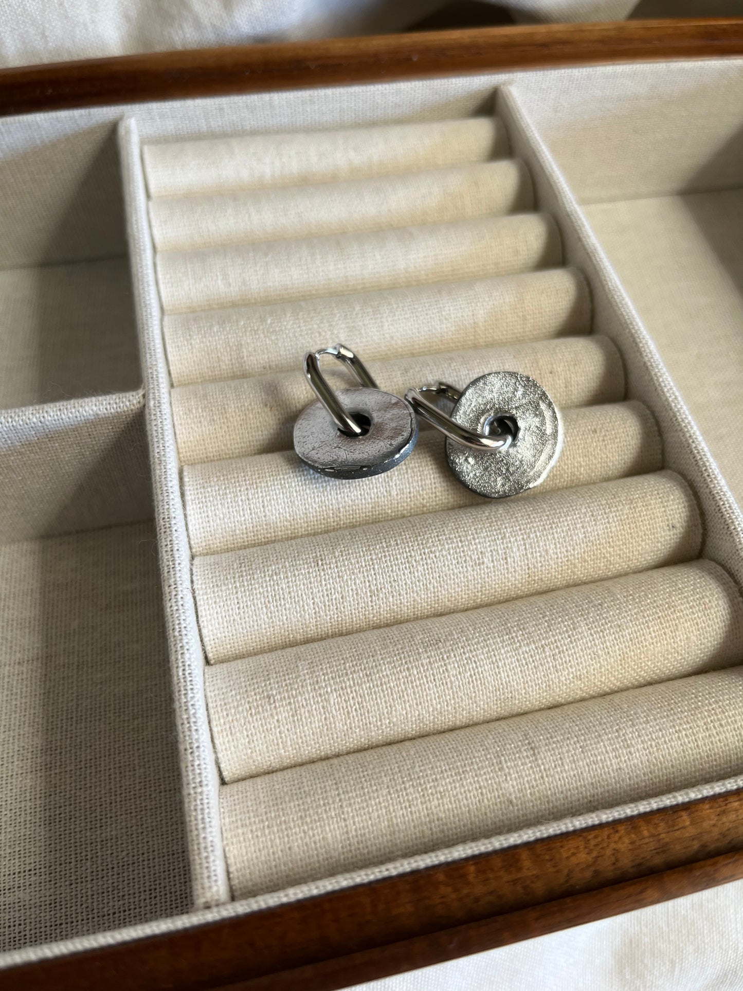 ARGOLLAS ANA + CHARM PLATEADO