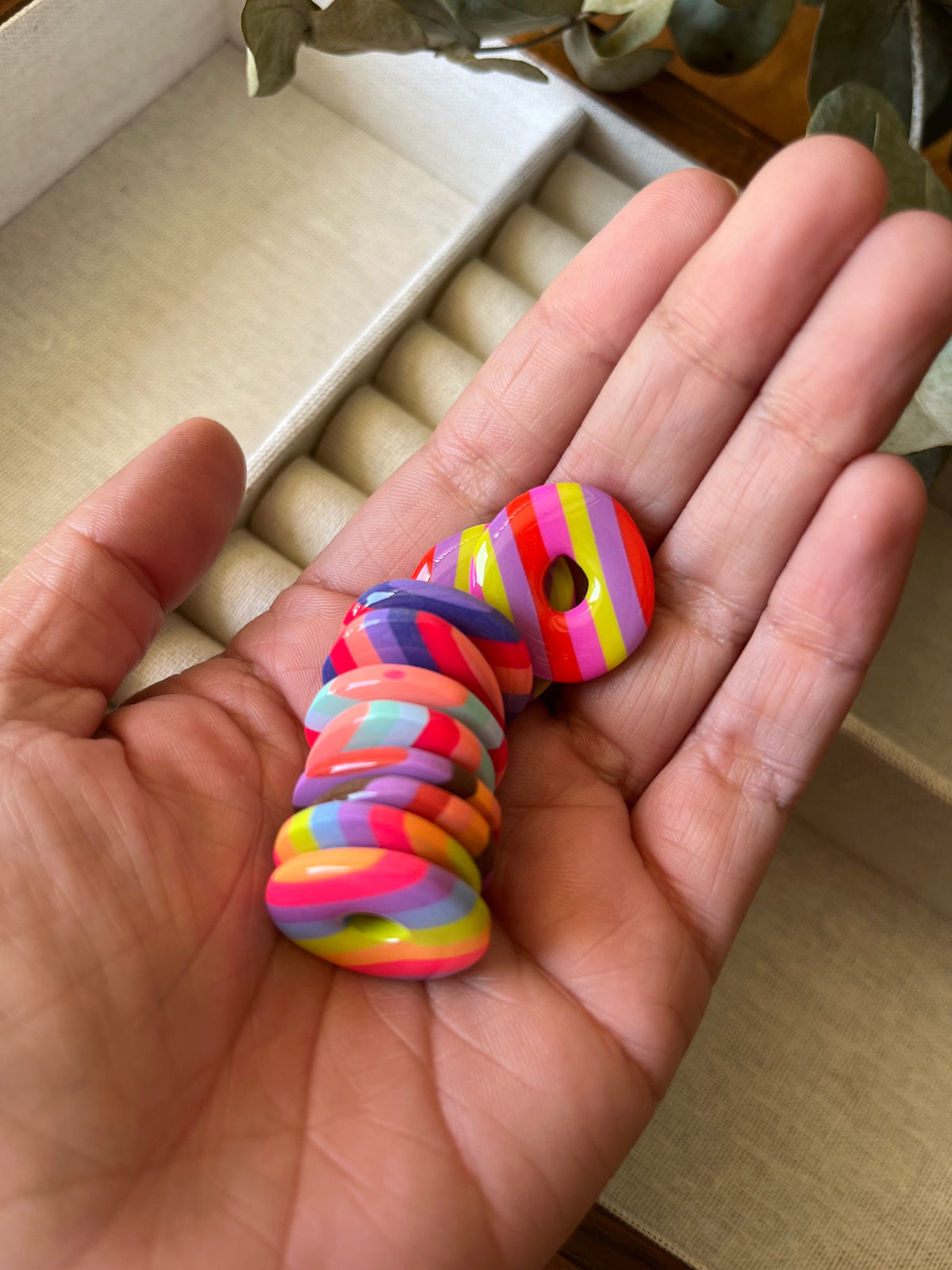 CHARMS ANA RAYAS