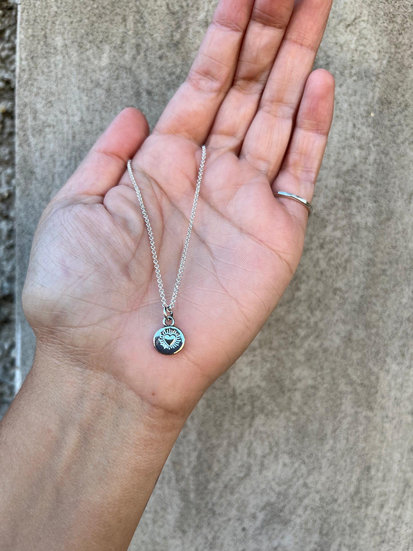 CADENA + MINI AMULETO