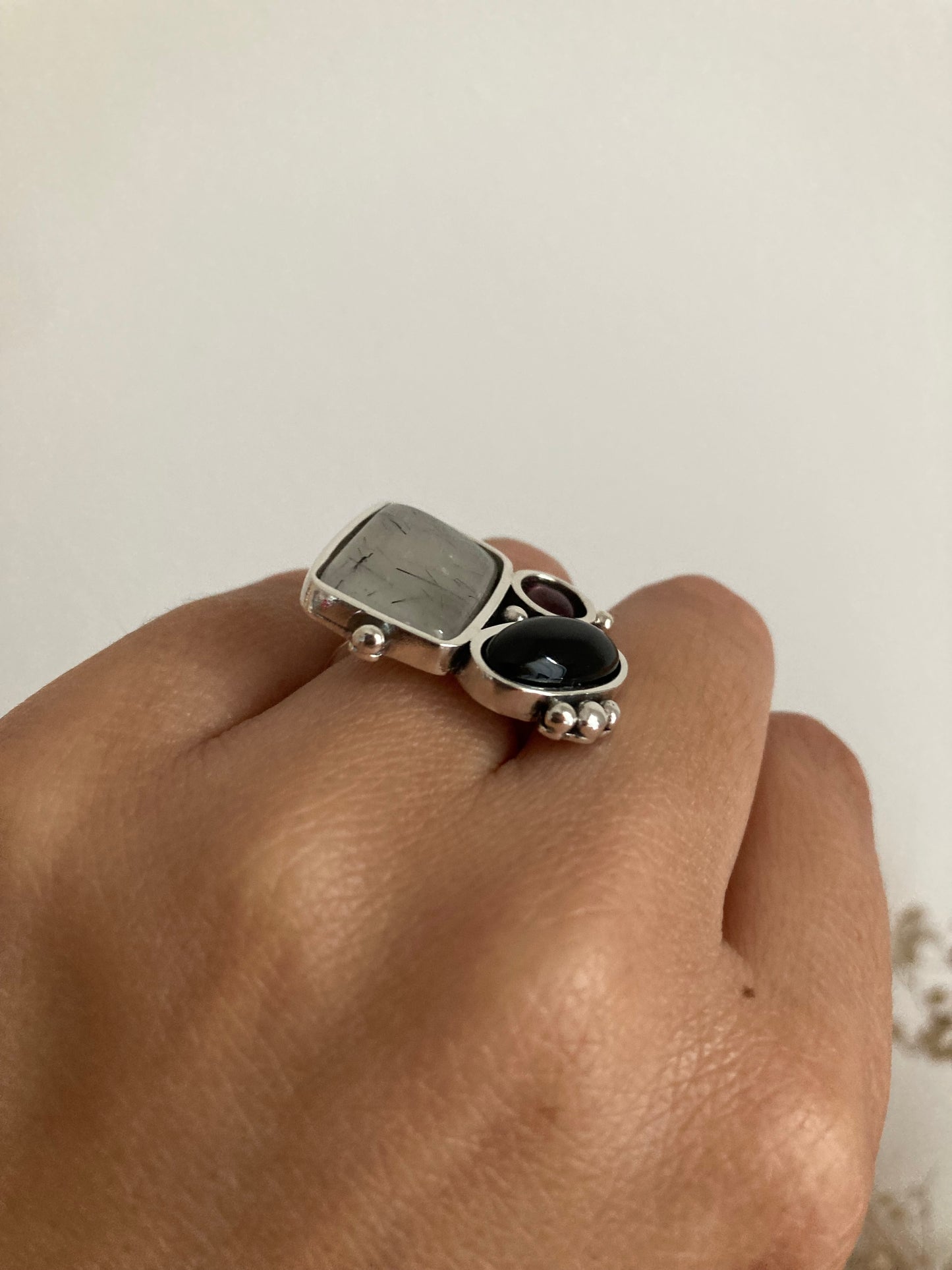 ANILLO CUARZO R/ÓNIX/GRANATE
