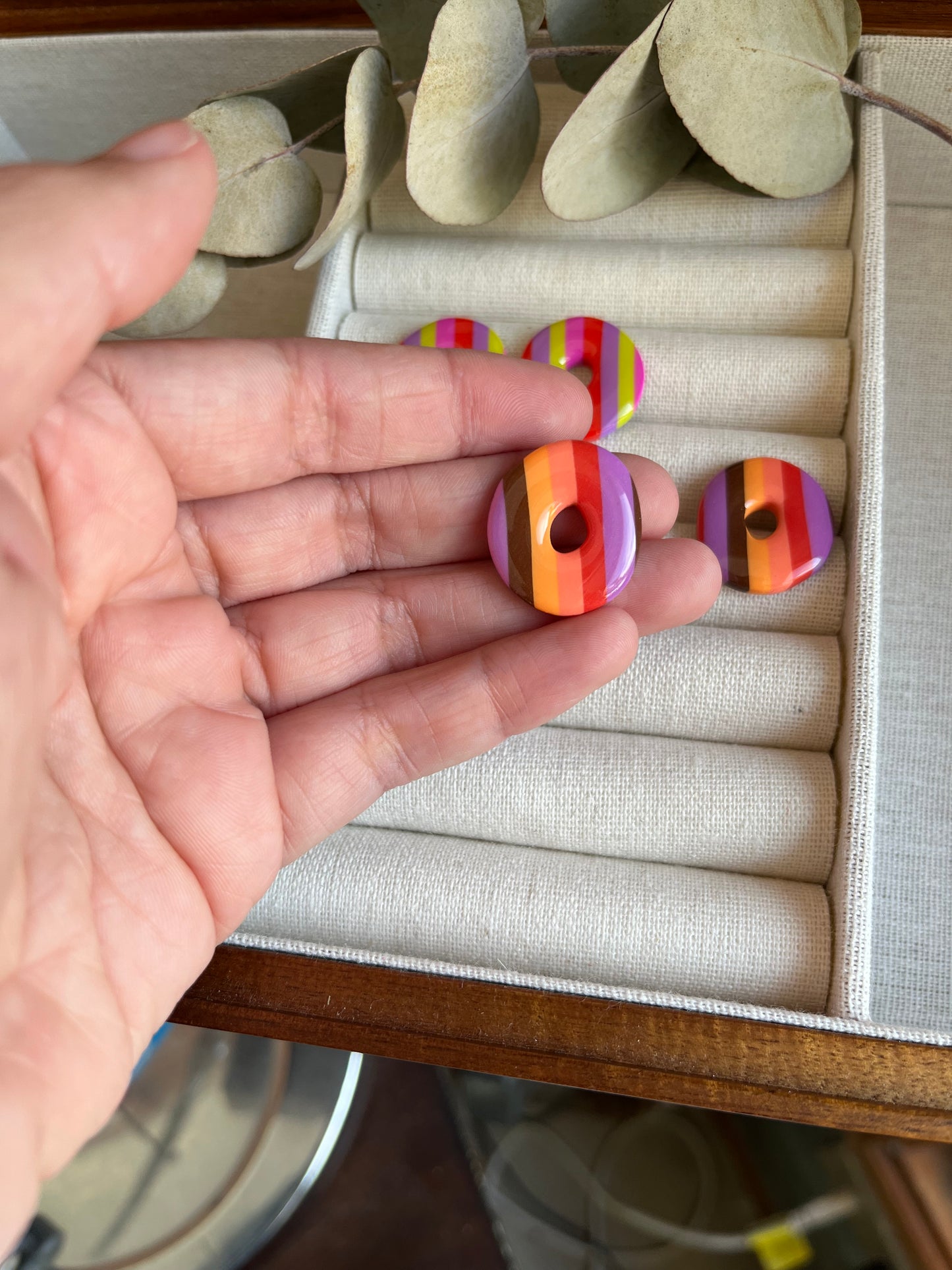 CHARMS ANA RAYAS