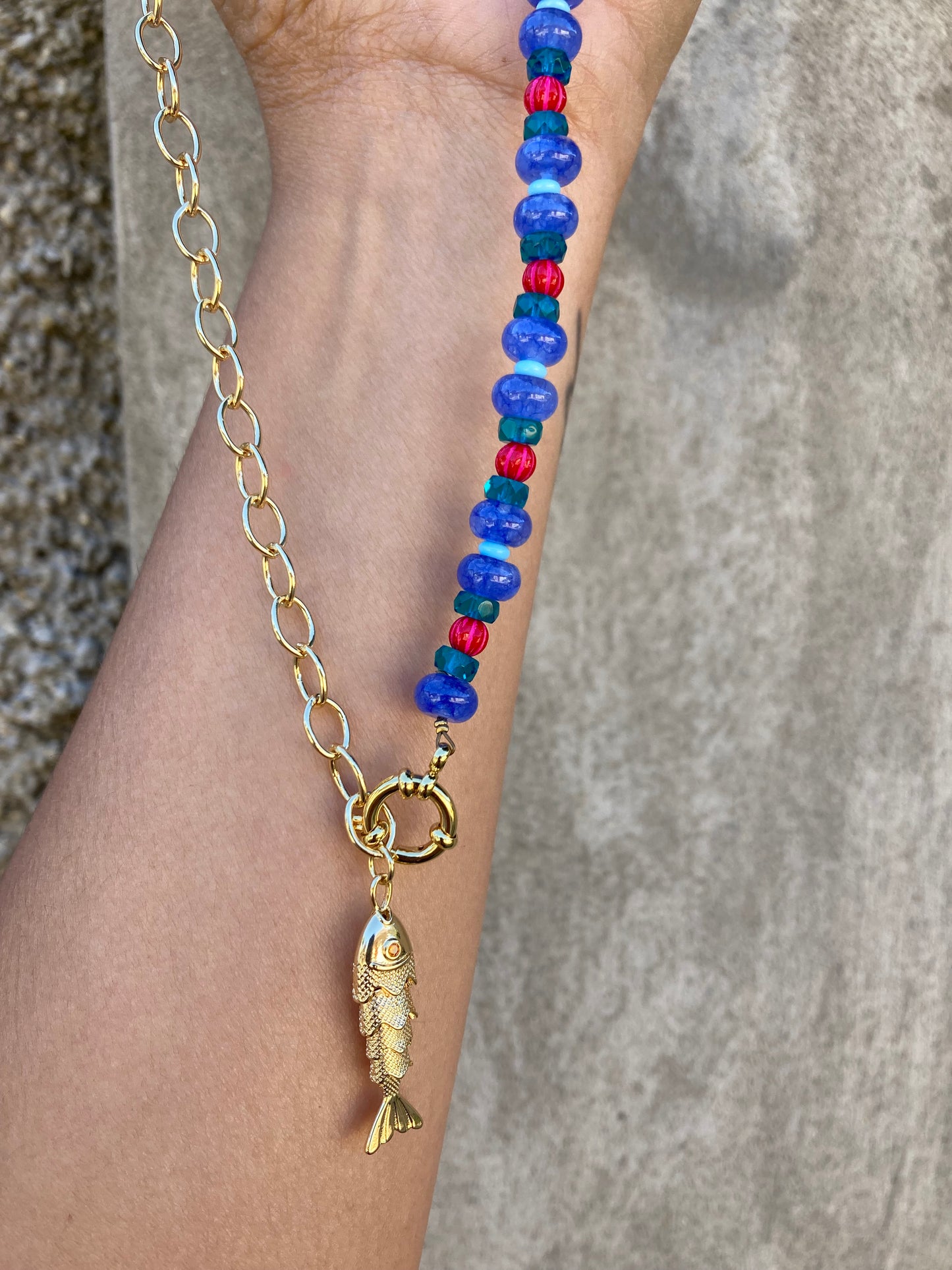 COLLAR PEZ AZUL/ROJO